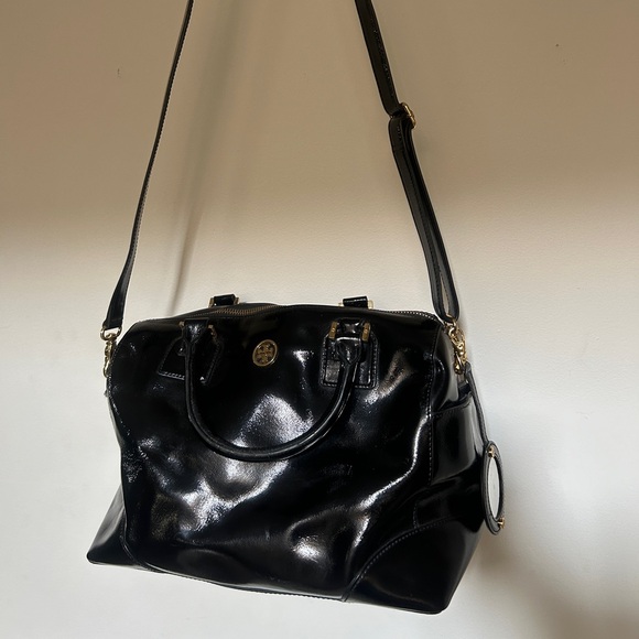 Tory Burch leather purse. Black patent leather. - Picture 2 of 5